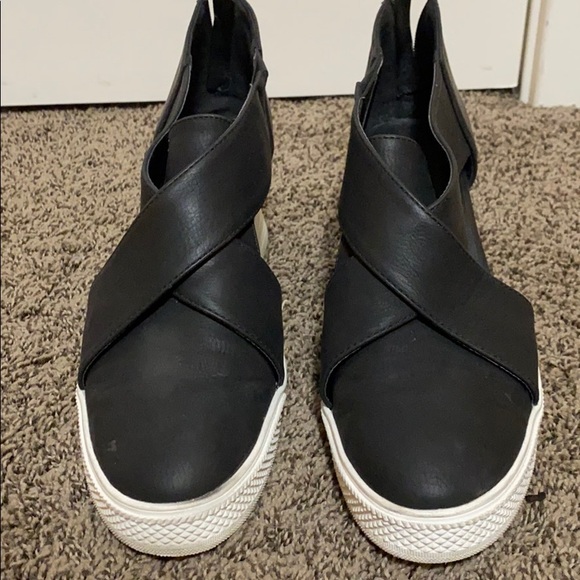 Black Platform Shoes - Picture 5 of 6